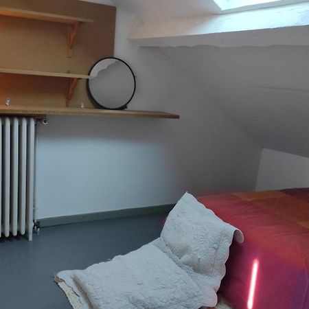 Grande Maison Ancienne Simple Et Spacieuse. Виши Экстерьер фото