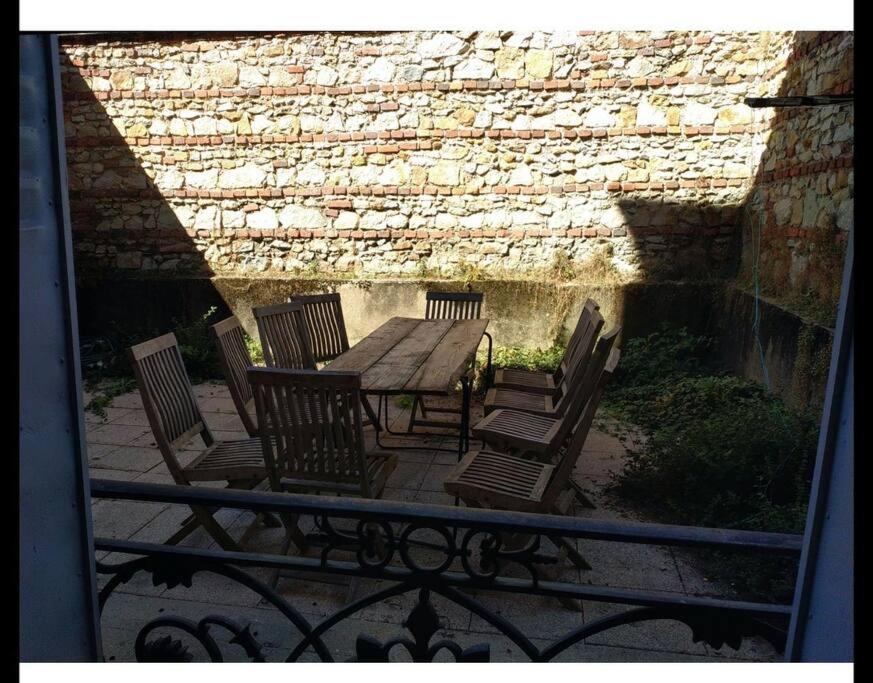 Grande Maison Ancienne Simple Et Spacieuse. Виши Экстерьер фото