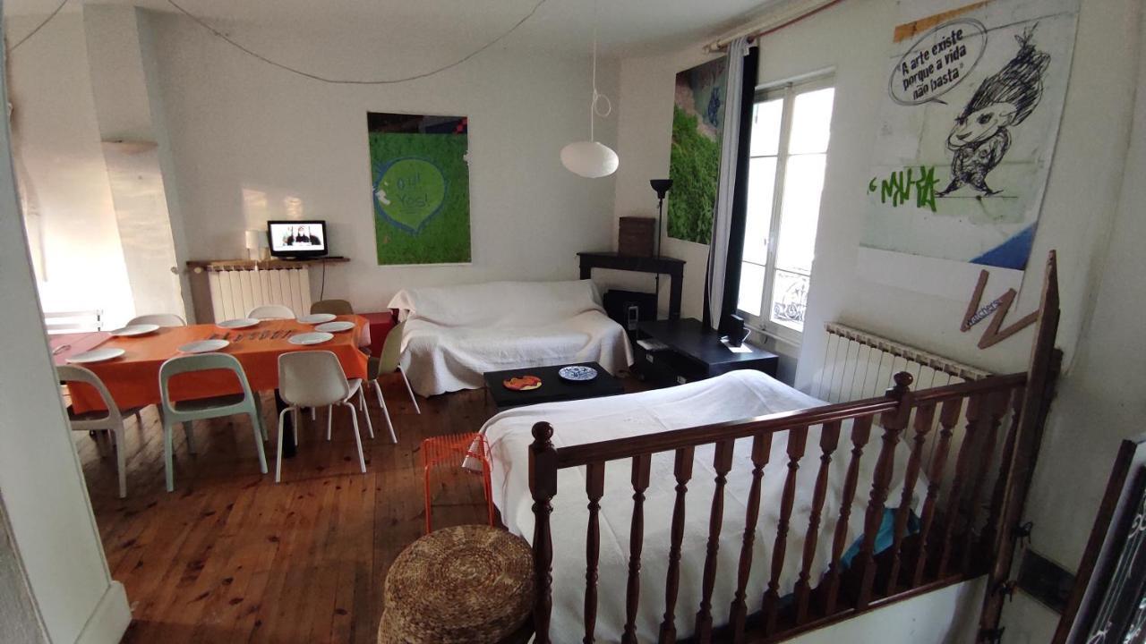Grande Maison Ancienne Simple Et Spacieuse. Виши Экстерьер фото
