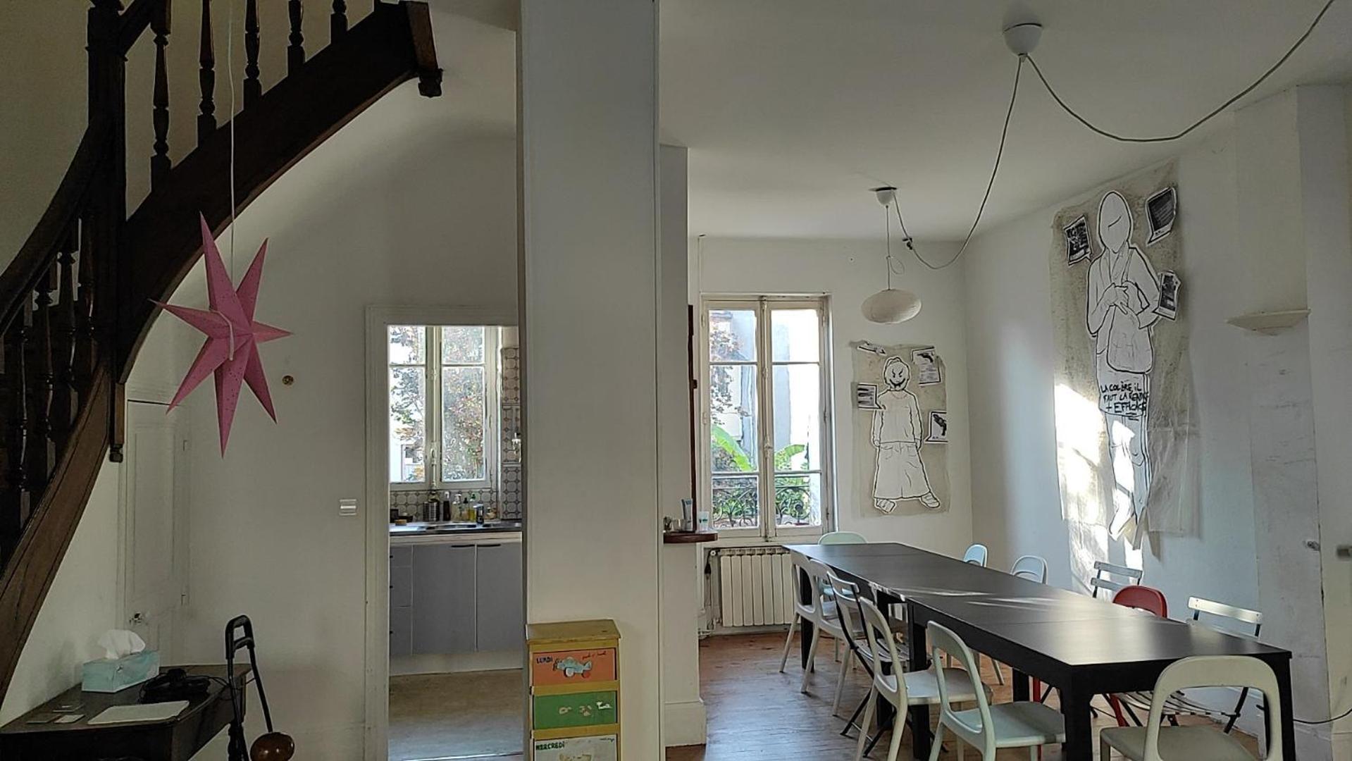 Grande Maison Ancienne Simple Et Spacieuse. Виши Экстерьер фото
